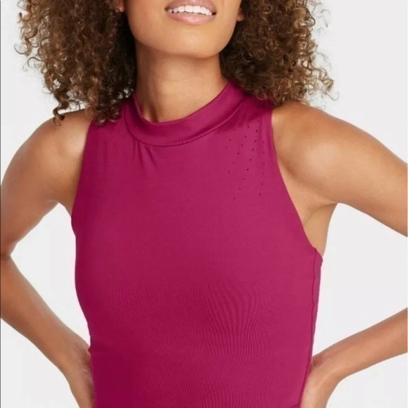 ALL in Motion Built In Bra Pink Tank Top - Picture 3 of 9